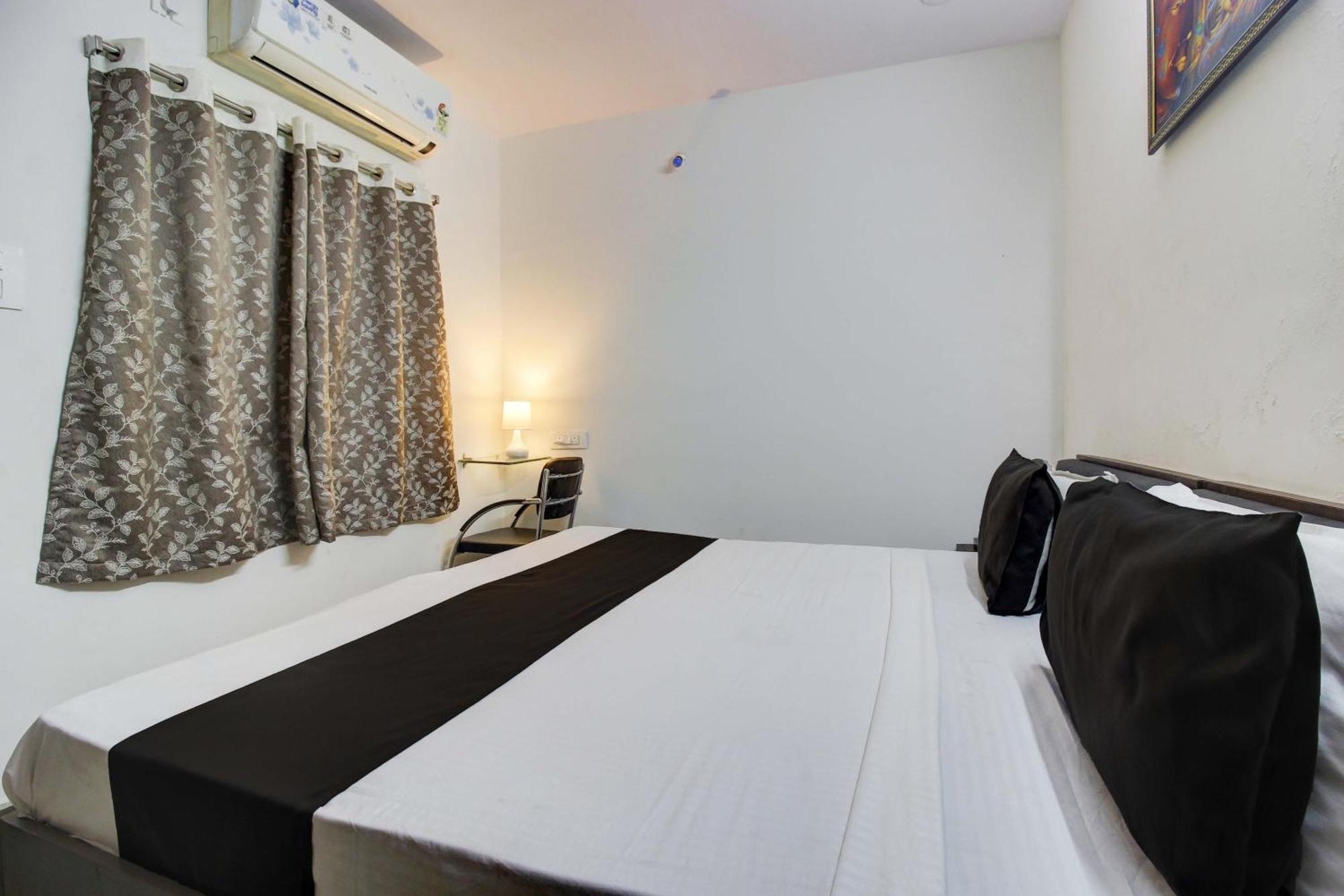 Oyo Flagship Lotus Guest Grand Inn Hyderabad Esterno foto