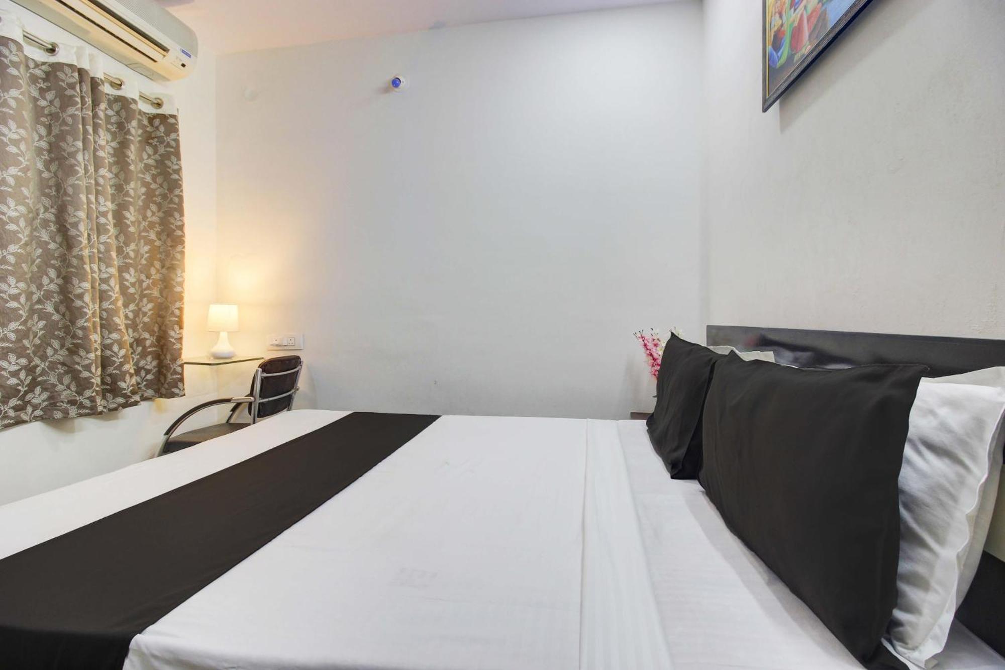 Oyo Flagship Lotus Guest Grand Inn Hyderabad Esterno foto